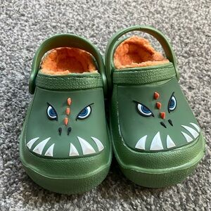 Dinosaur fleece-lined slip on shoes